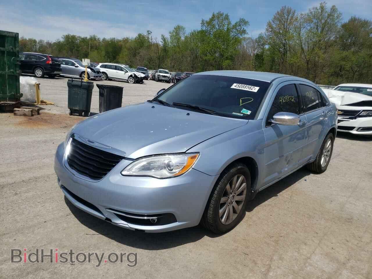 2013 CHRYSLER 200 - VIN: 1C3CCBCG0DN607764 - Photo 2