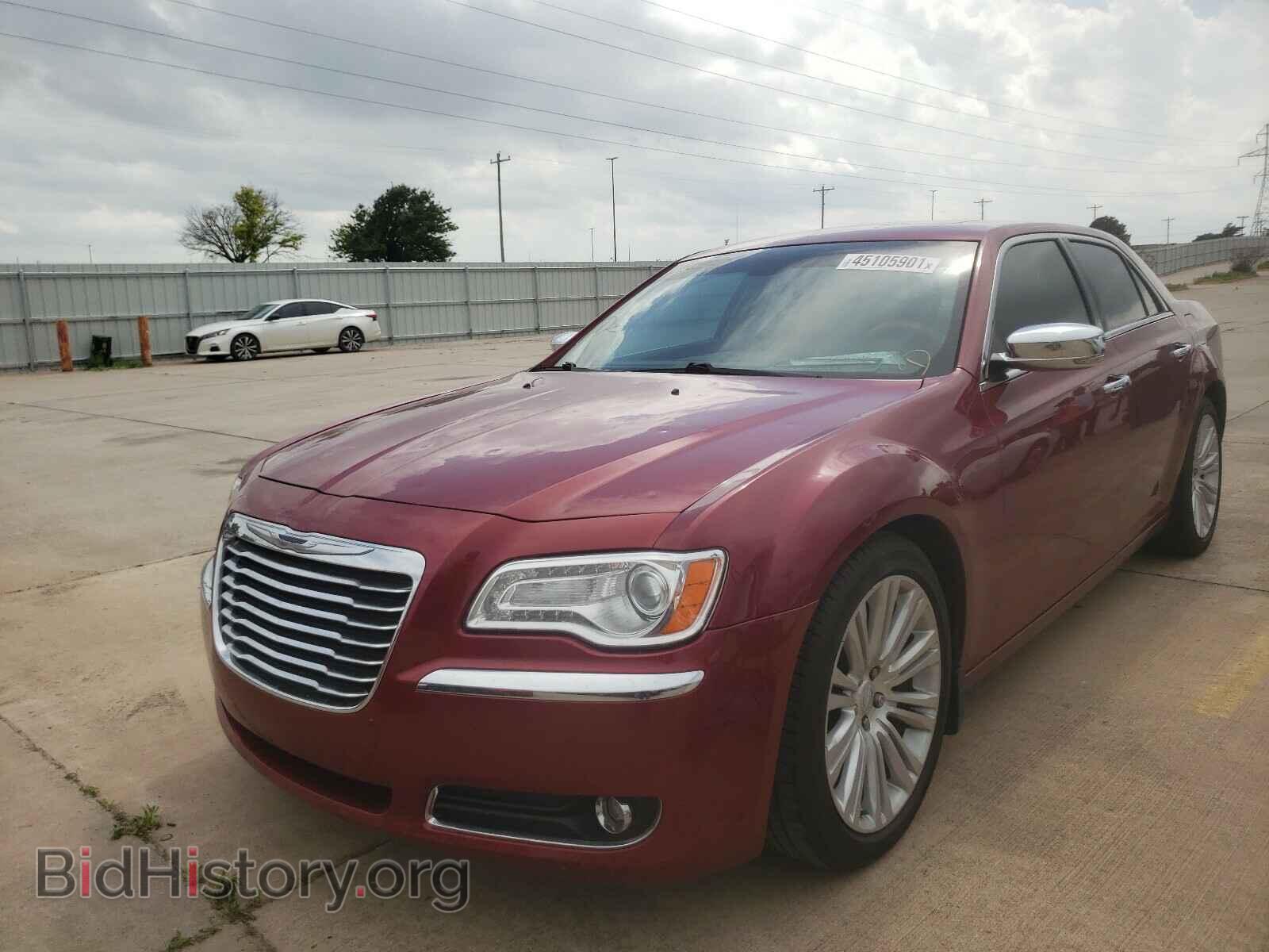 2013 CHRYSLER 300 - VIN: 2C3CCAET2DH682947 - Фото 2