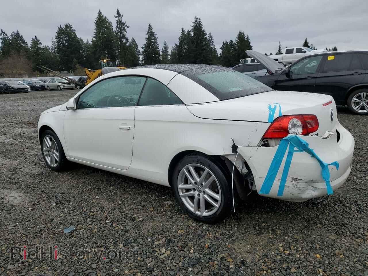 2008 VOLKSWAGEN EOS - VIN: WVWFA71F08V018483 - Фото 2
