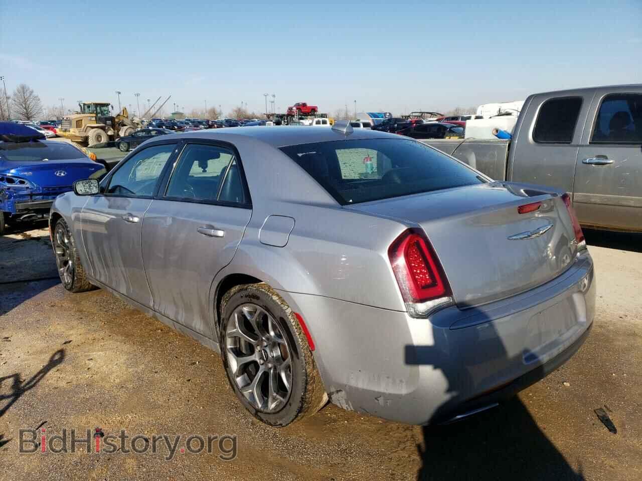 2018 CHRYSLER 300 - VIN: 2C3CCABG4JH214639 - Фото 2