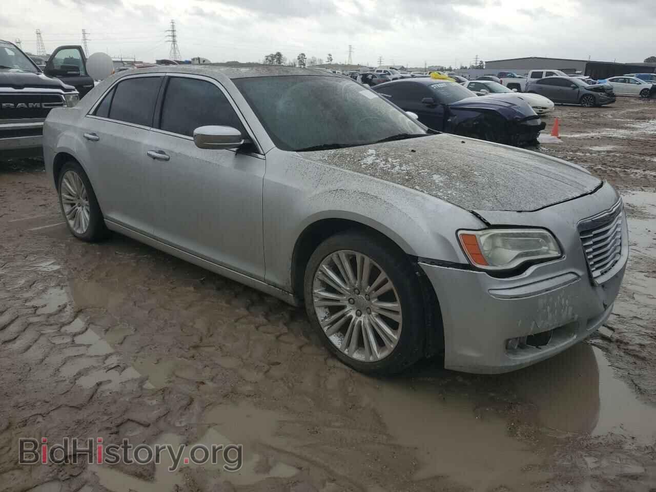 2011 CHRYSLER 300 - VIN: 2C3CA6CT8BH613912 - Фото 4
