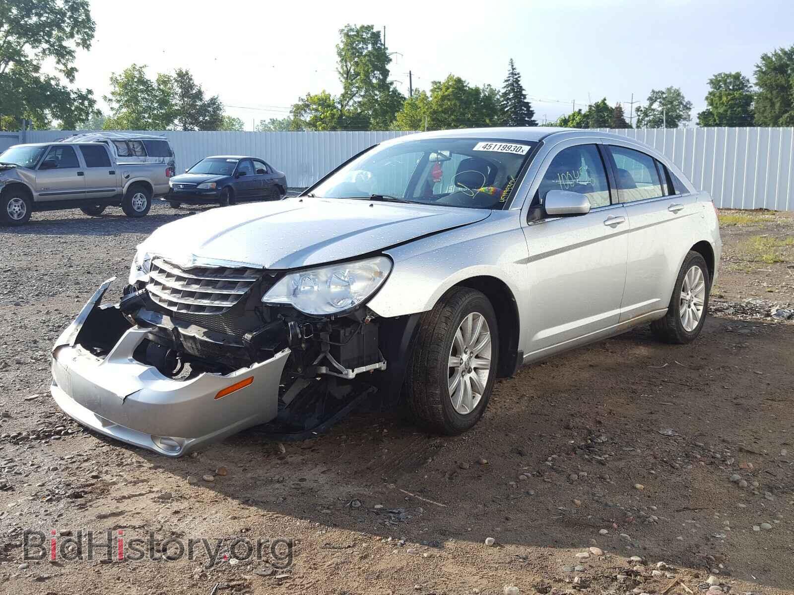 2010 CHRYSLER SEBRING - VIN: 1C3CC5FB0AN110730 - Фото 2