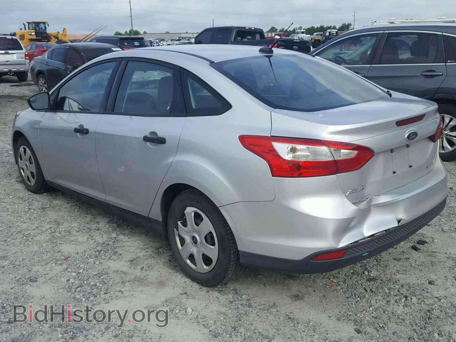 2012 Ford FOCUS (VIN 1FAHP3E27CL377685) — фото 3 из 10