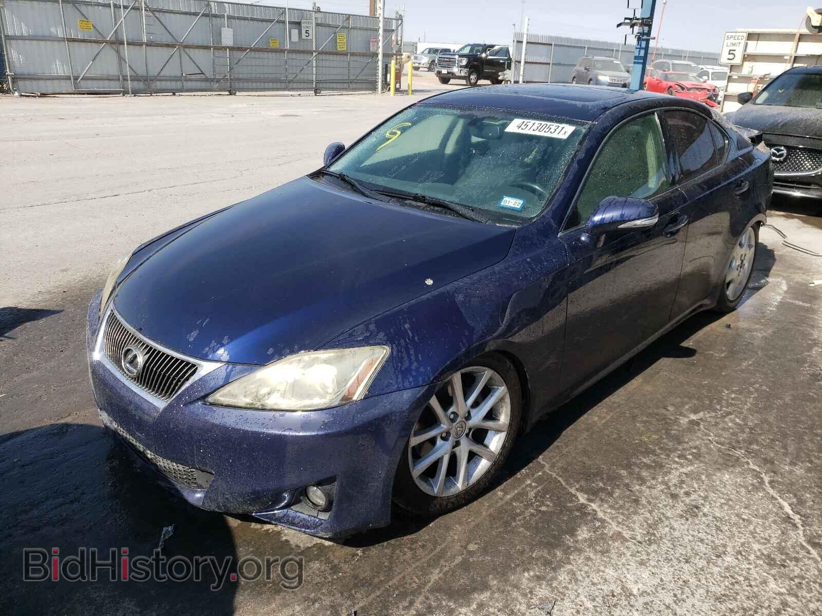 2011 LEXUS IS - VIN: JTHBF5C26B2100806 - Photo 2