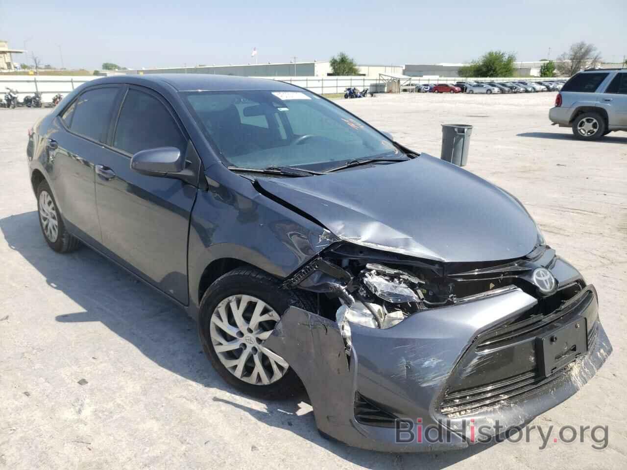 Photo 5YFBURHE9HP688826 - TOYOTA COROLLA 2017