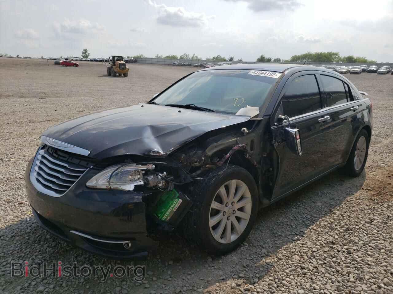2013 CHRYSLER 200 - VIN: 1C3CCBCG4DN579287 - Фото 2