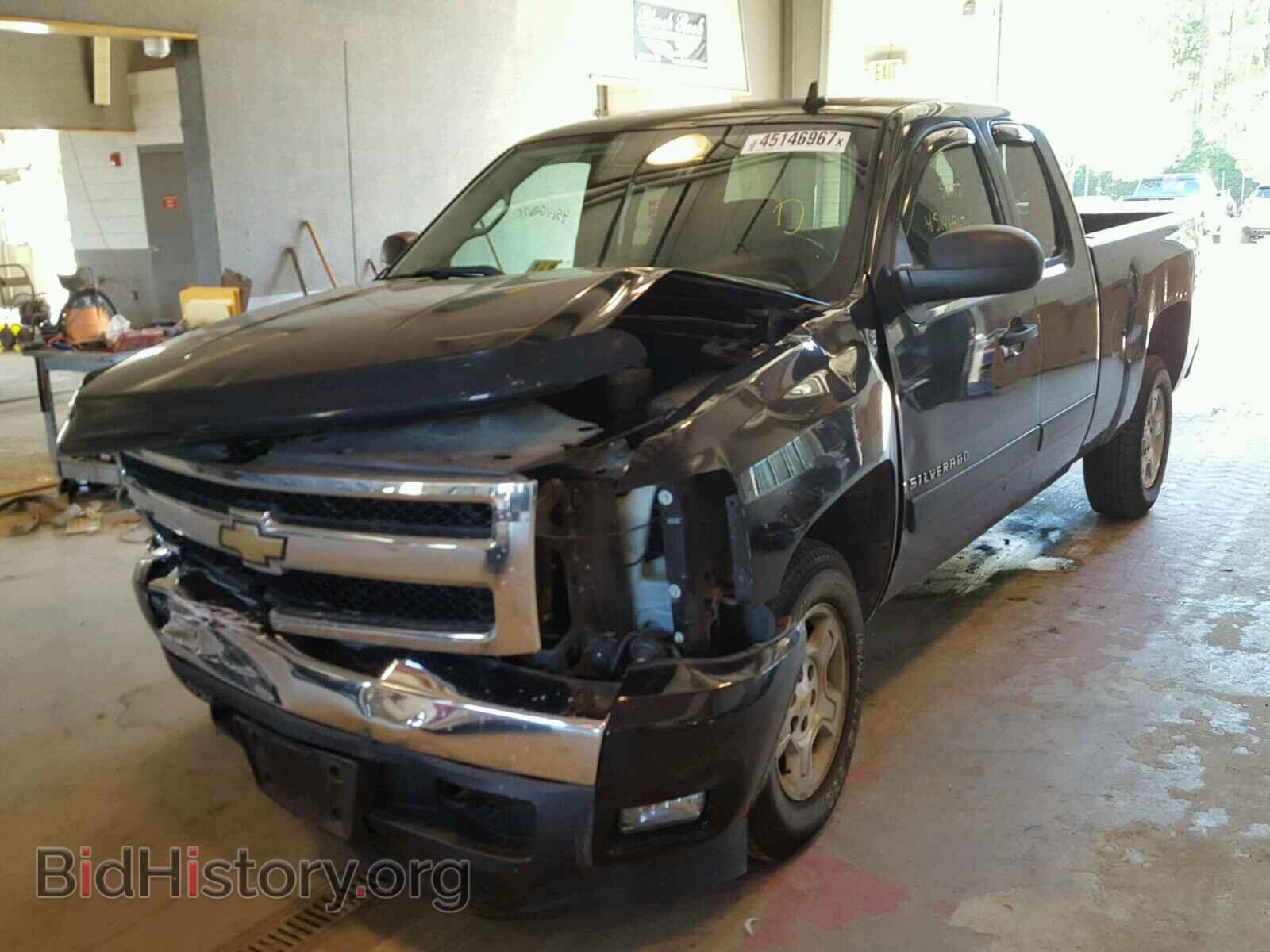 2007 CHEVROLET SILVERADO - VIN: 2GCEC19C571719100 - Photo 2