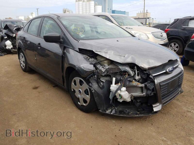 2012 Ford FOCUS Focus S (VIN 1FAHP3E29CL408564) — фото 1 из 10, Copart, повреждение: передняя часть