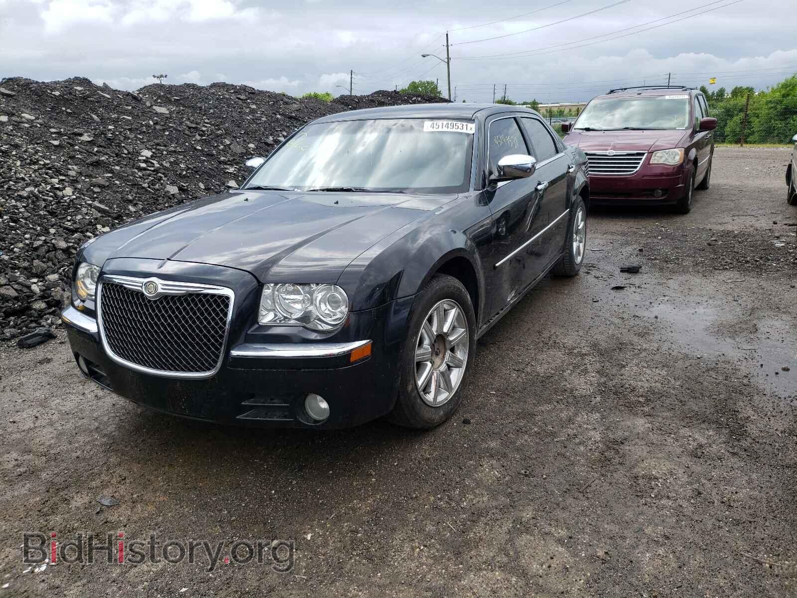 2010 CHRYSLER 300 - VIN: 2C3CA3CV0AH185316 - Фото 2