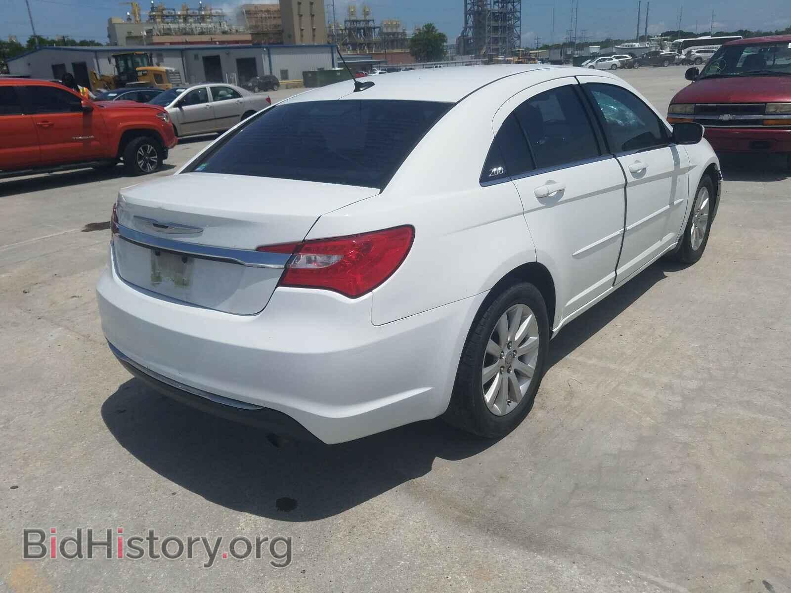 2011 CHRYSLER 200 - VIN: 1C3BC1FB5BN589443 - Фото 4