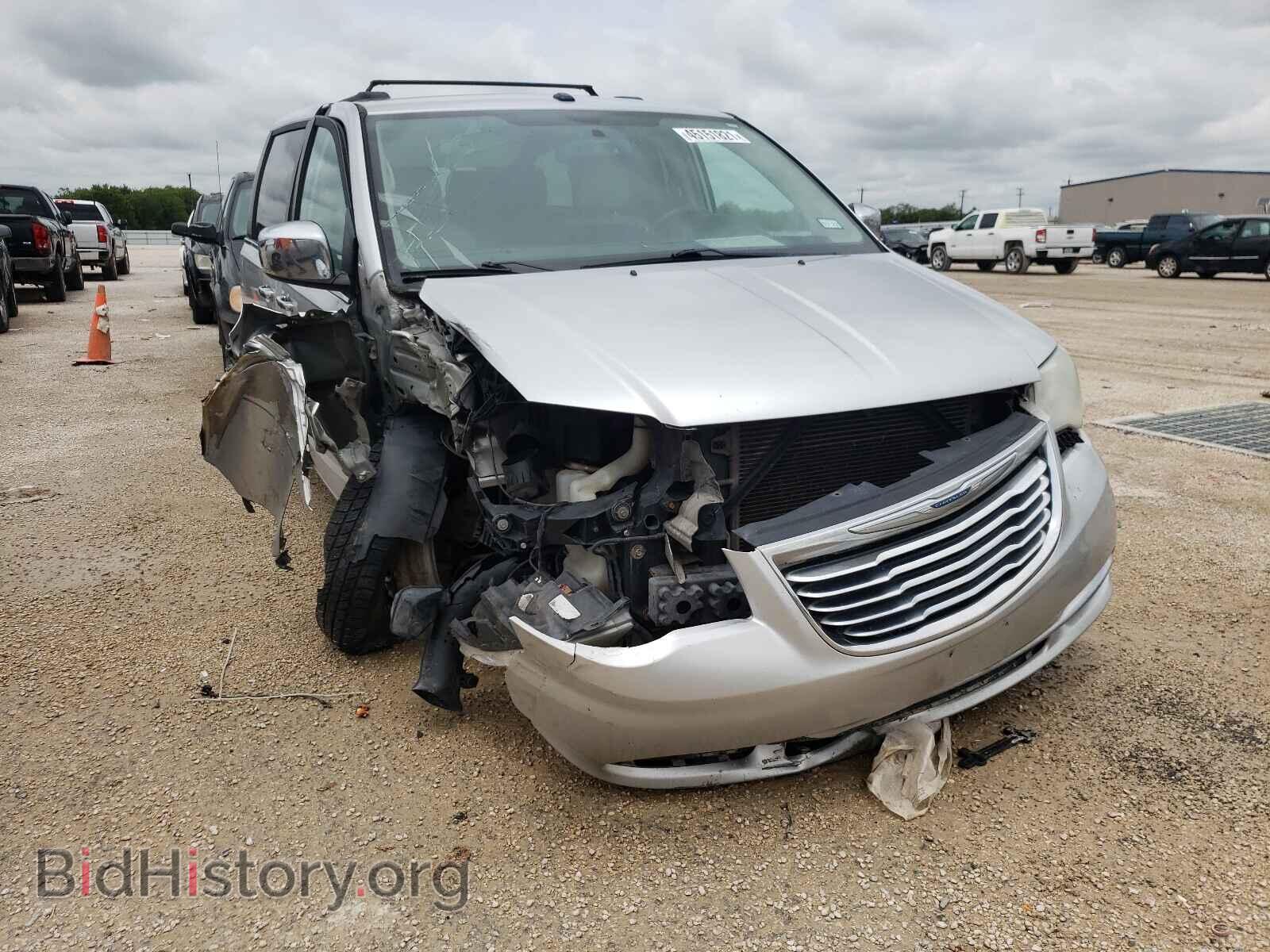 Photo 2A4RR8DG8BR681921 - CHRYSLER MINIVAN 2011