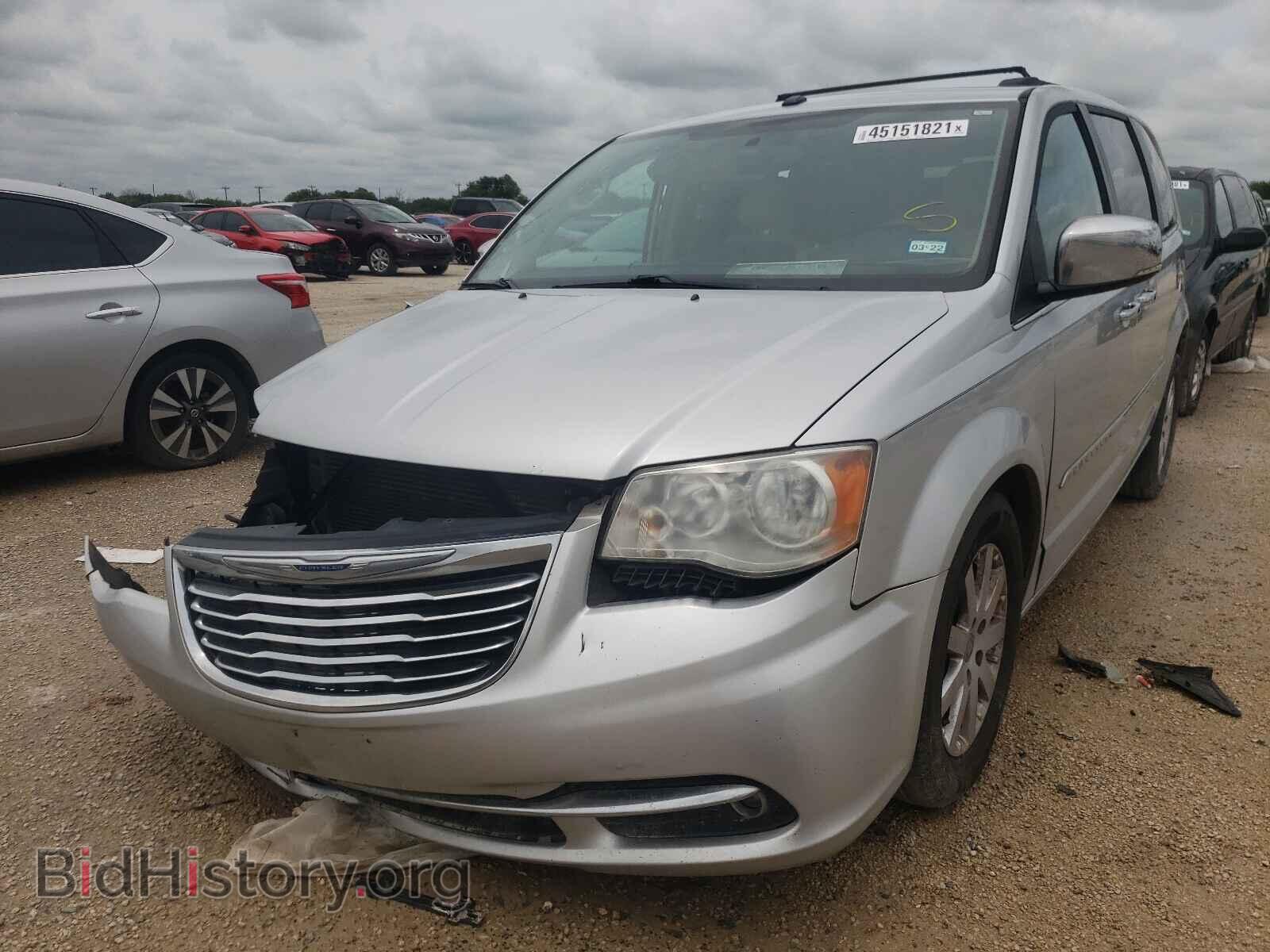 2011 CHRYSLER MINIVAN - VIN: 2A4RR8DG8BR681921 - Photo 2
