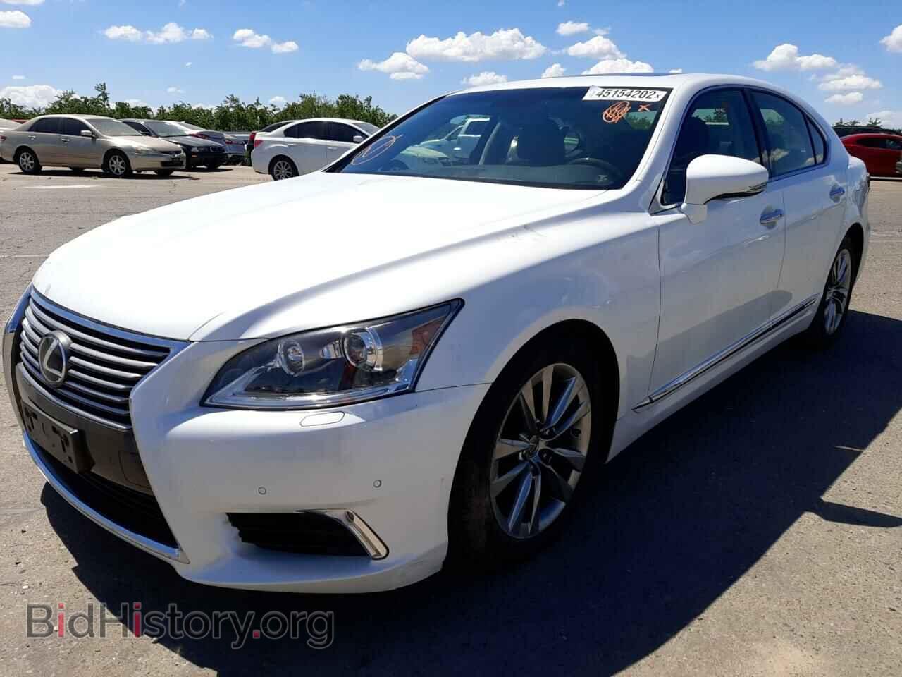 2013 LEXUS LS460 - VIN: JTHBL5EF8D5124227 - Photo 2