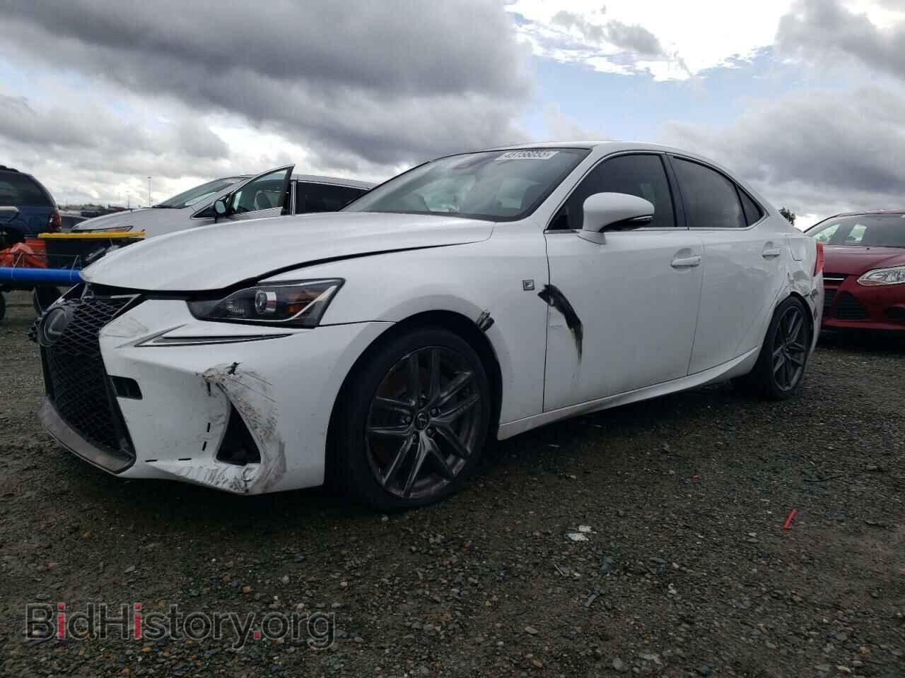 Photo JTHBA1D29H5043949 - LEXUS IS 2017