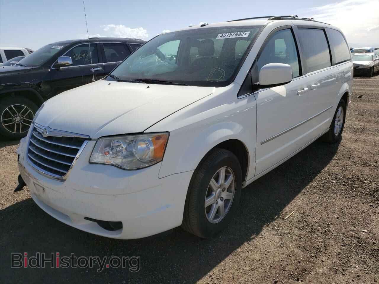 2010 CHRYSLER MINIVAN - VIN: 2A4RR8DX4AR376494 - Photo 2