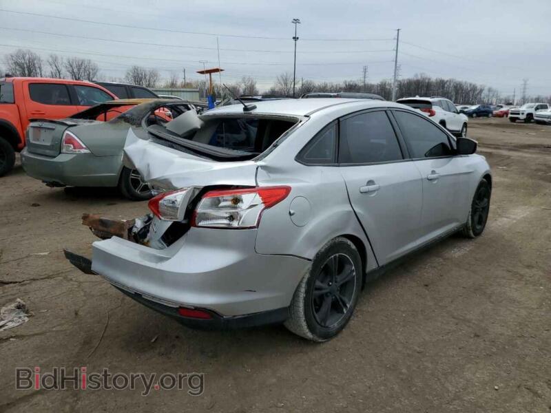 2014 Ford FOCUS (VIN 1FADP3F2XEL195107) — фото 3 из 12