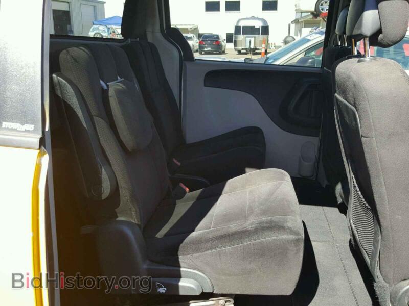 2011 Dodge CARAVAN (VIN 2D4RN3DGXBR627575) — photo 6 of 10