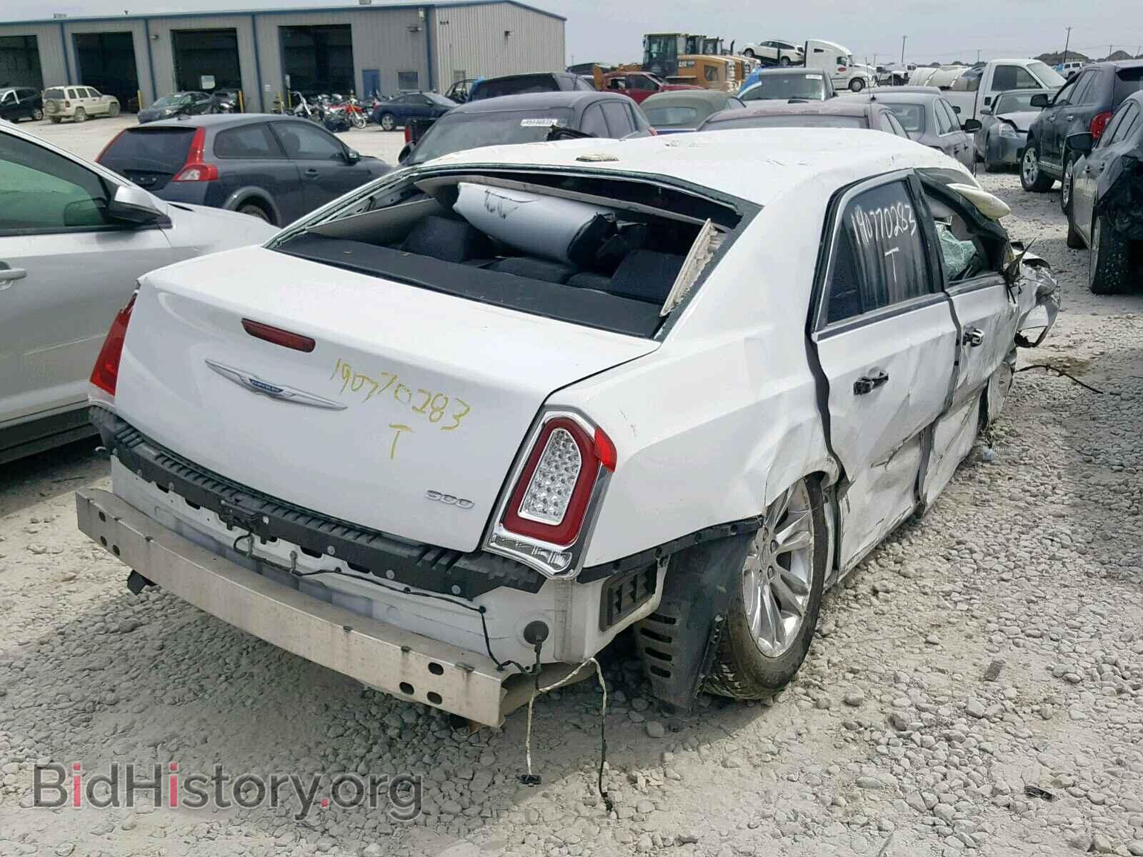 2017 CHRYSLER 300 - VIN: 2C3CCAAGXHH588104 - Фото 4