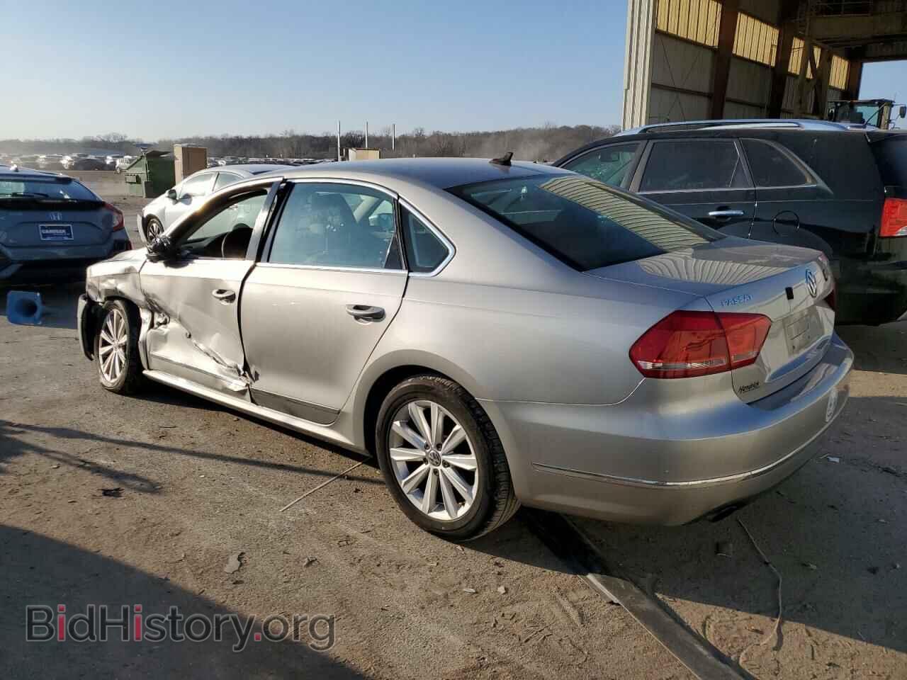 2012 VOLKSWAGEN PASSAT - VIN: 1VWCH7A31CC109574 - Фото 2