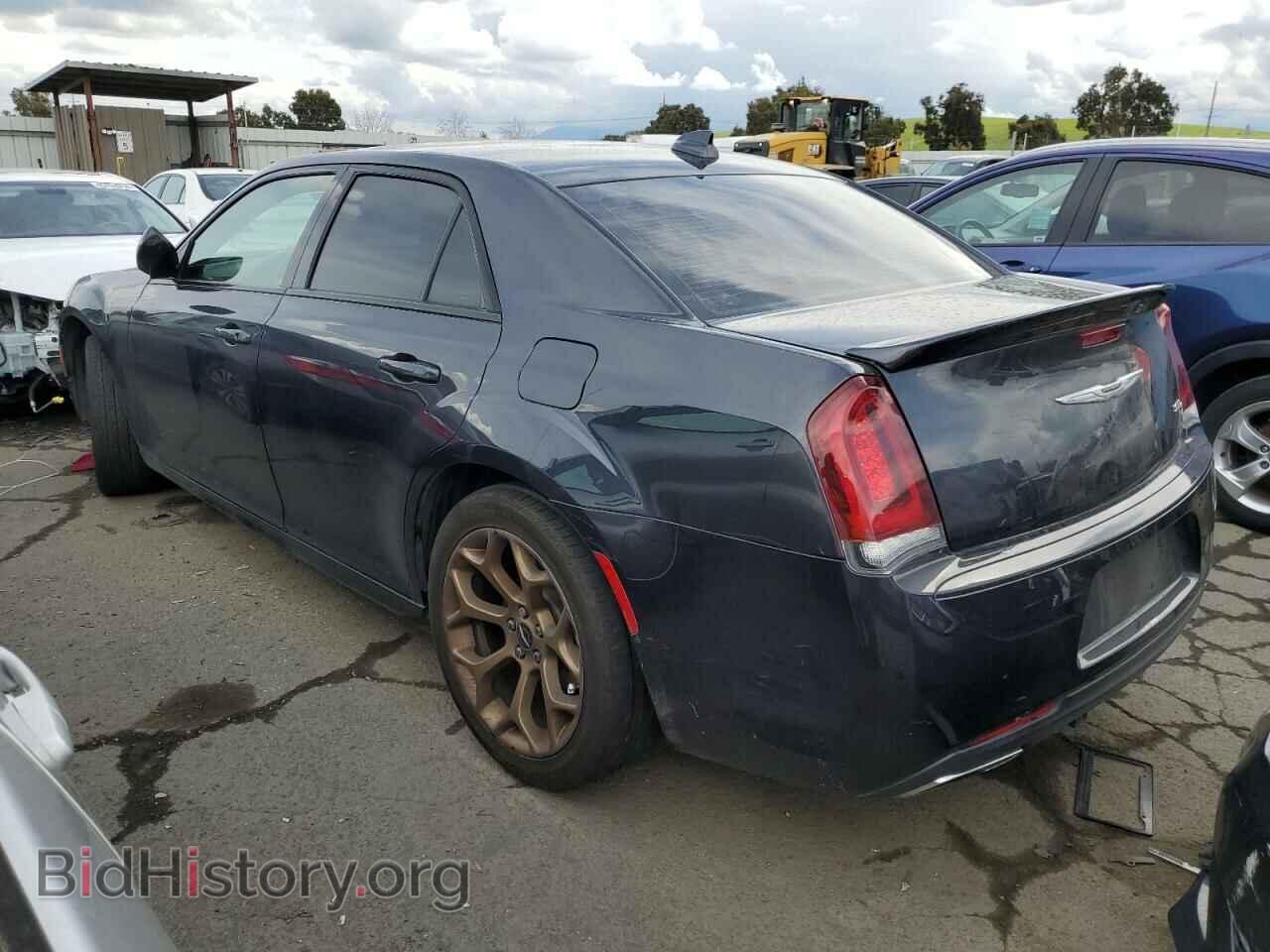2017 CHRYSLER 300 - VIN: 2C3CCABG4HH664818 - Фото 2
