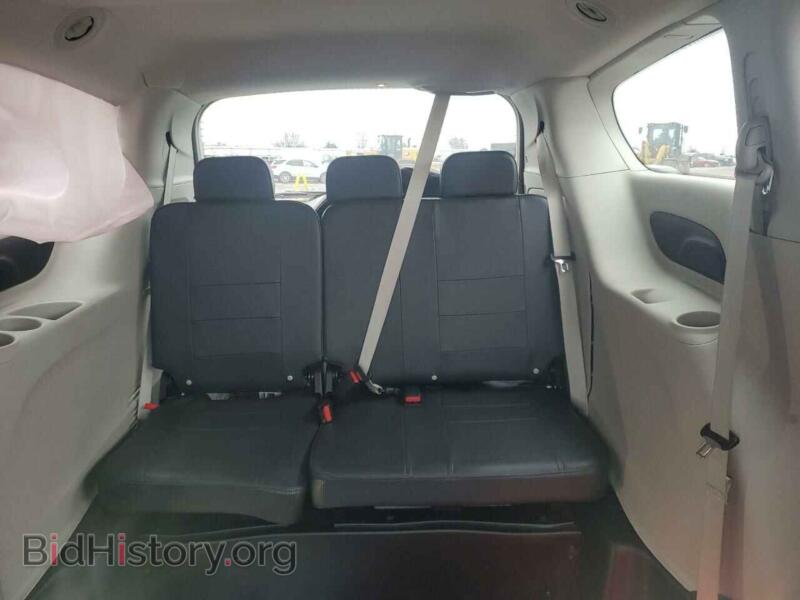 2023 Chrysler MINIVAN (VIN 2C4RC1CG2PR561796) — фото 10 из 13