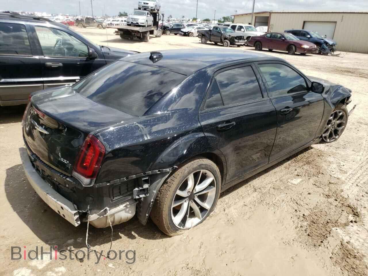 2016 CHRYSLER 300 - VIN: 2C3CCAGG3GH182882 - Photo 4