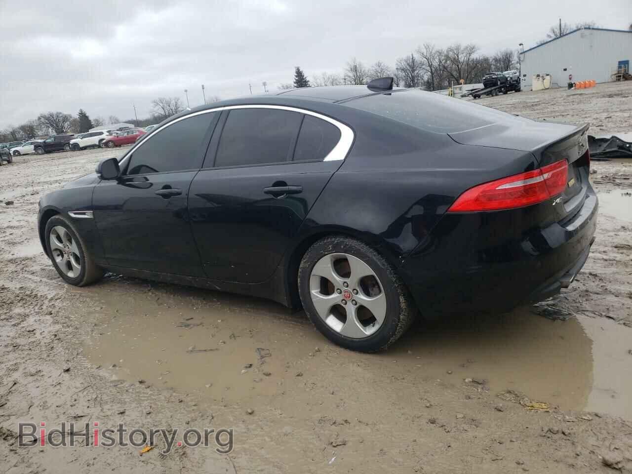 2017 JAGUAR XE - VIN: SAJAR4BG9HA975342 - Фото 2