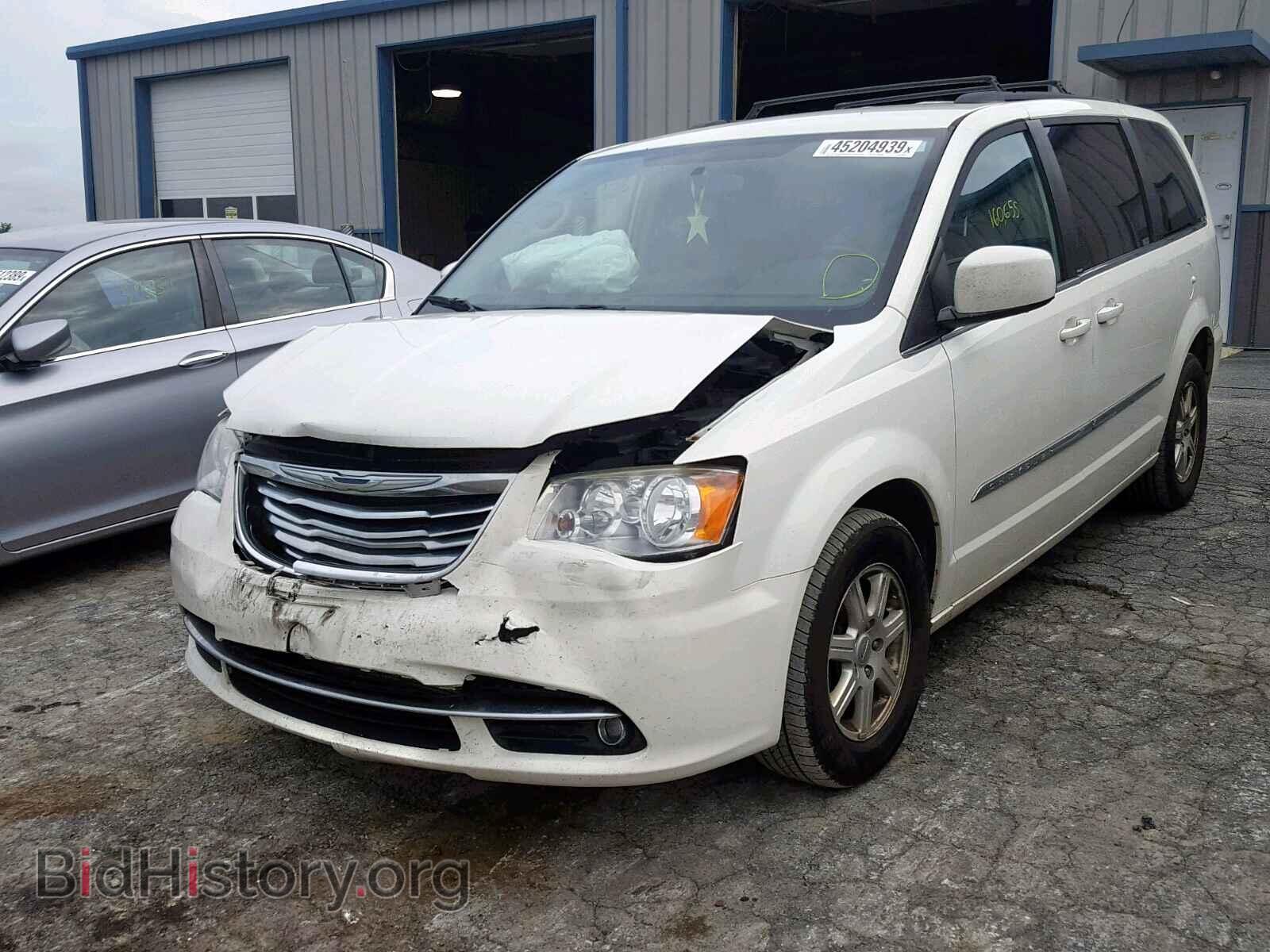 2013 CHRYSLER TOWN & COU - VIN: 2C4RC1BG1DR526809 - Фото 2
