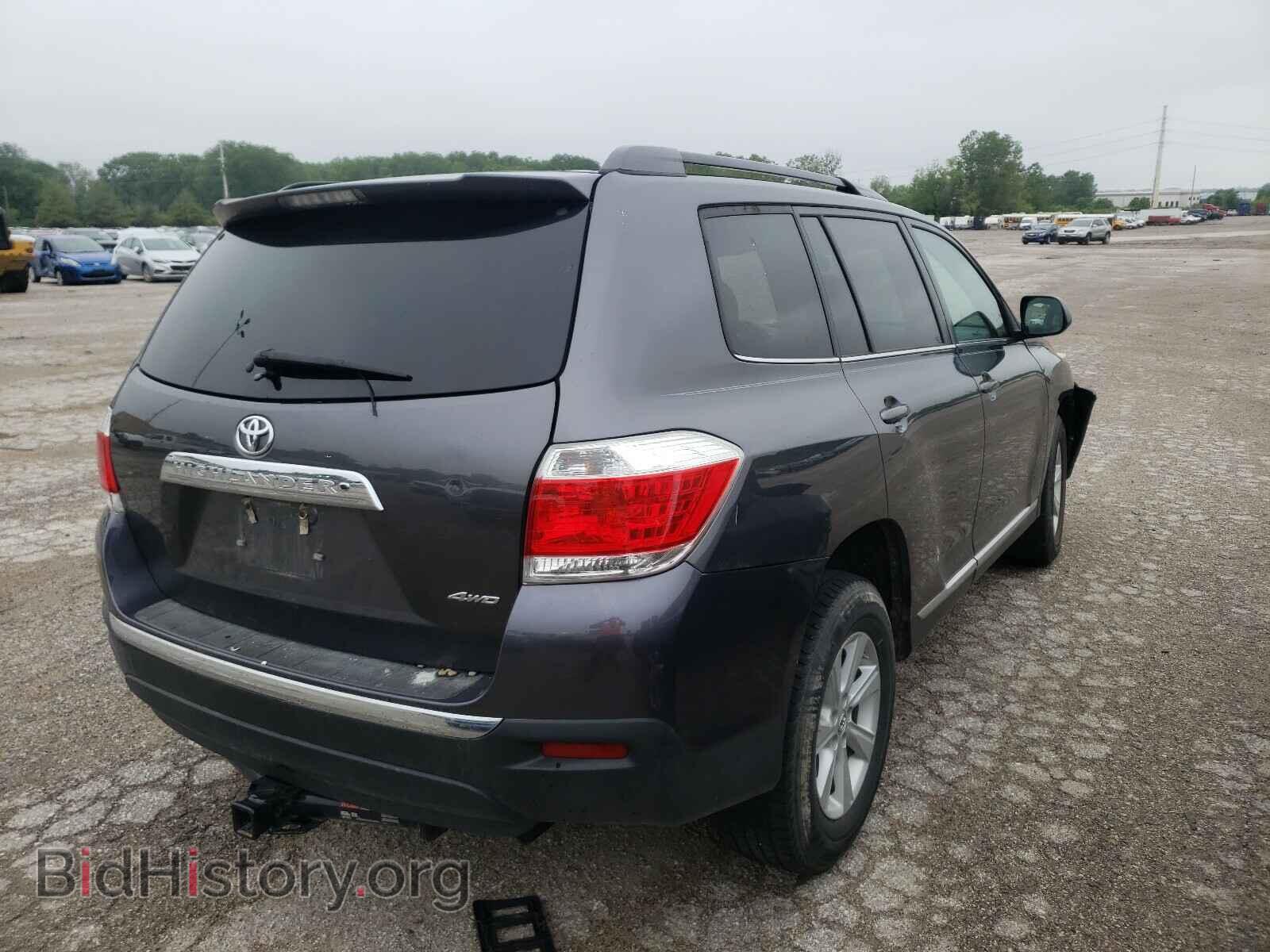 2013 TOYOTA HIGHLANDER - VIN: 5TDBK3EH8DS211842 - Фото 4