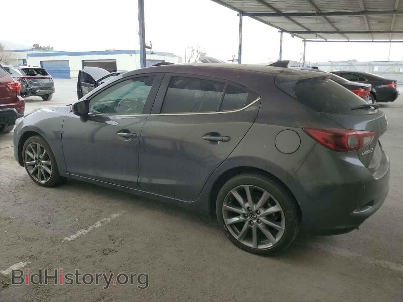 2018 MAZDA 3 - VIN: 3MZBN1M32JM174698 - Фото 2