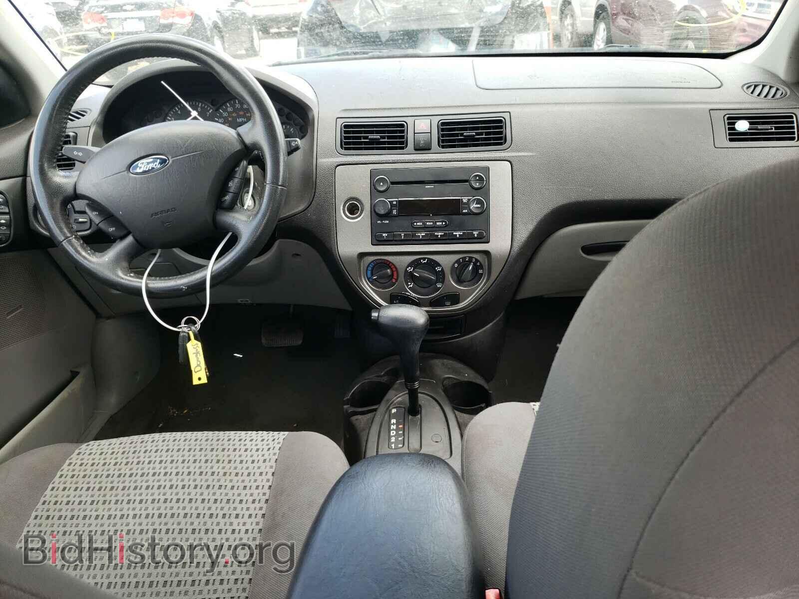 2006 FORD FOCUS - VIN: 1FAHP34N16W229904 - Фото 9