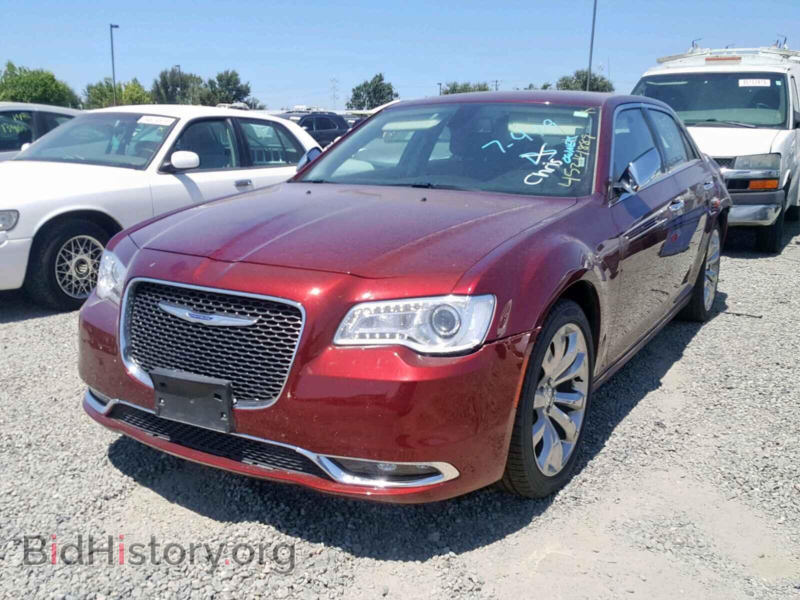 2019 CHRYSLER 300 - VIN: 2C3CCAEG2KH577597 - Фото 2