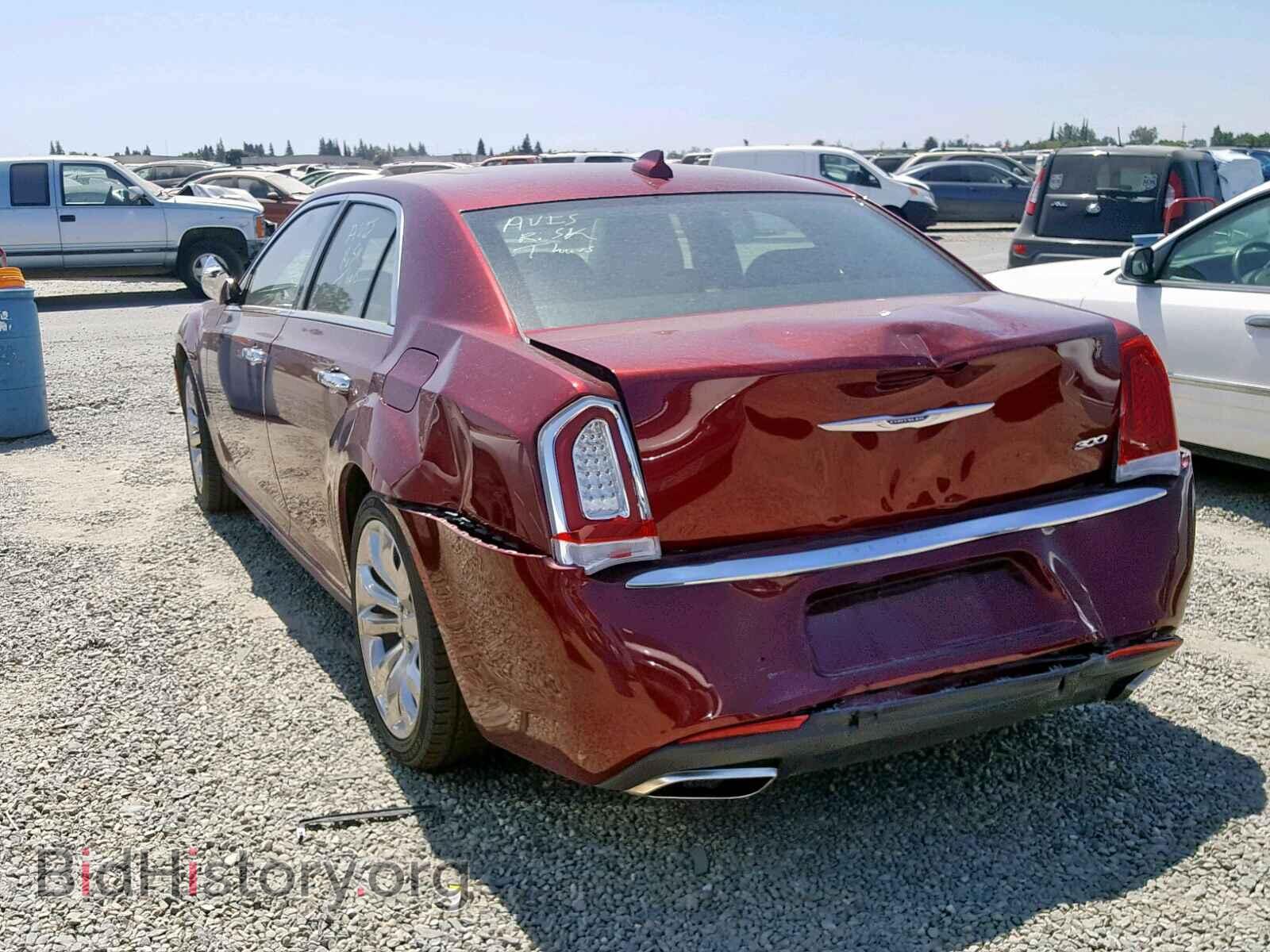 2019 CHRYSLER 300 - VIN: 2C3CCAEG2KH577597 - Фото 3