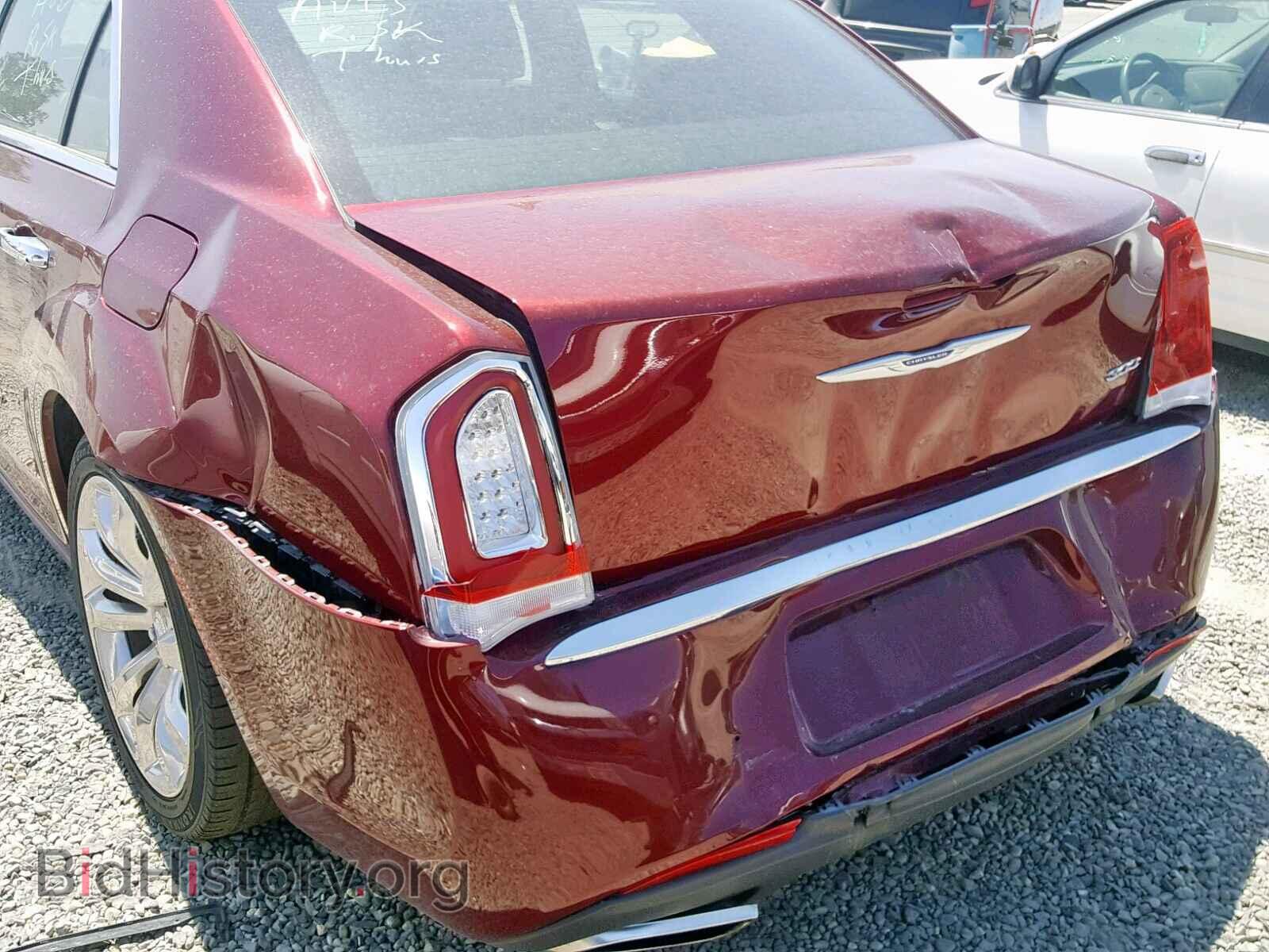 2019 CHRYSLER 300 - VIN: 2C3CCAEG2KH577597 - Фото 9