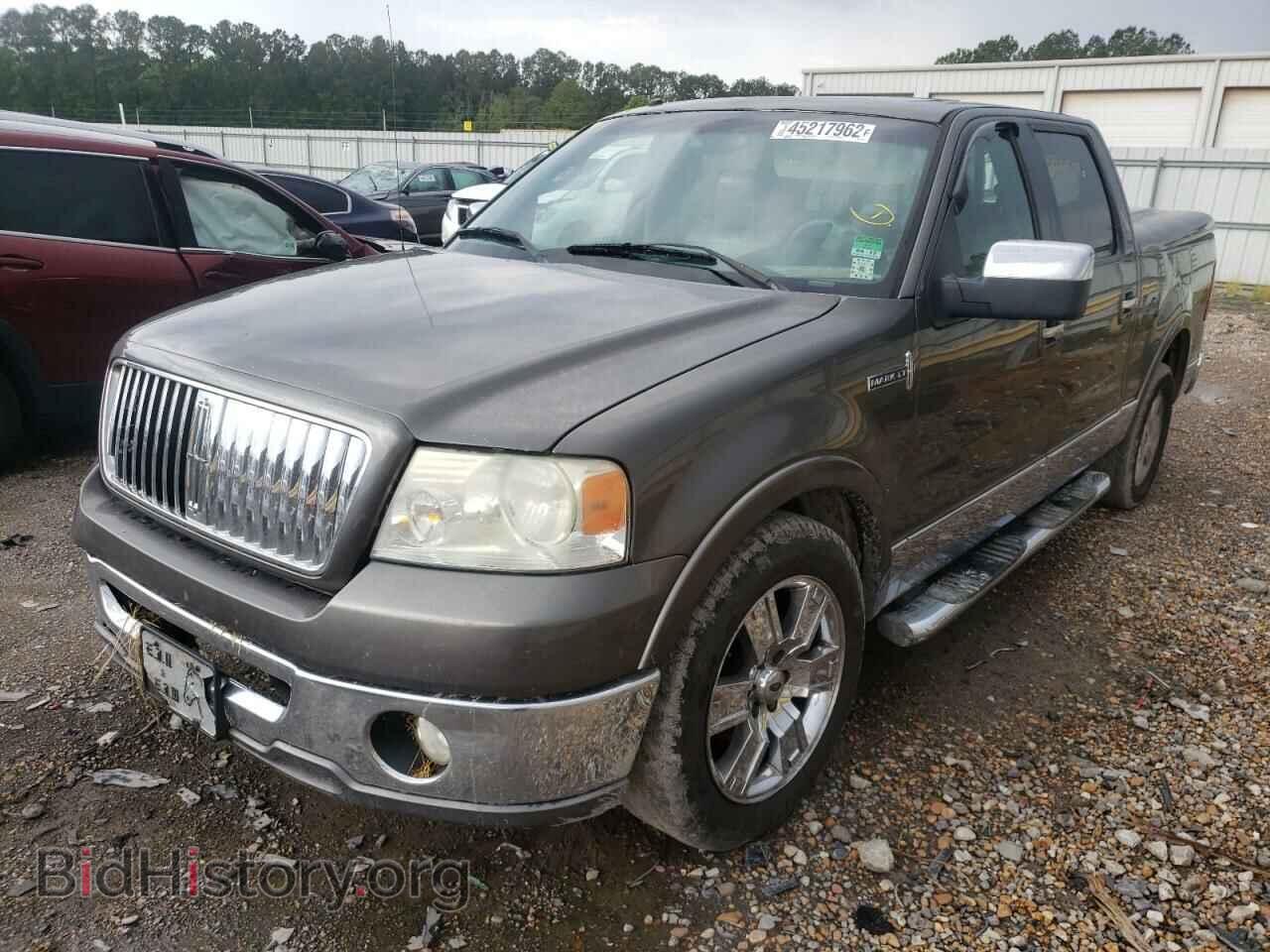 2006 LINCOLN MARK LT - VIN: 5LTPW16506FJ14573 - Фото 2