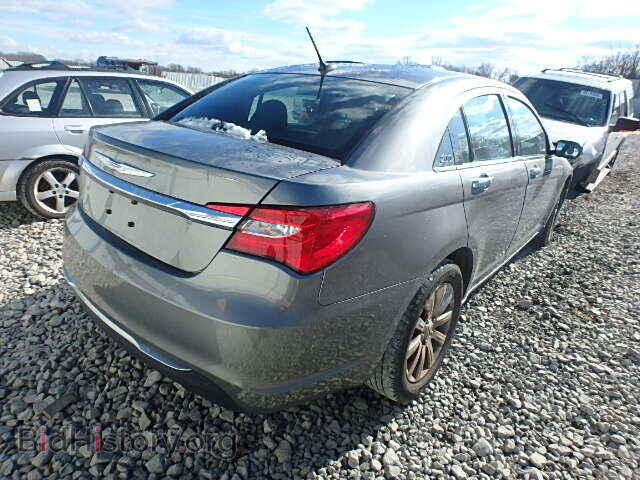 2013 CHRYSLER 200 - VIN: 1C3CCBCG7DN593085 - Photo 4