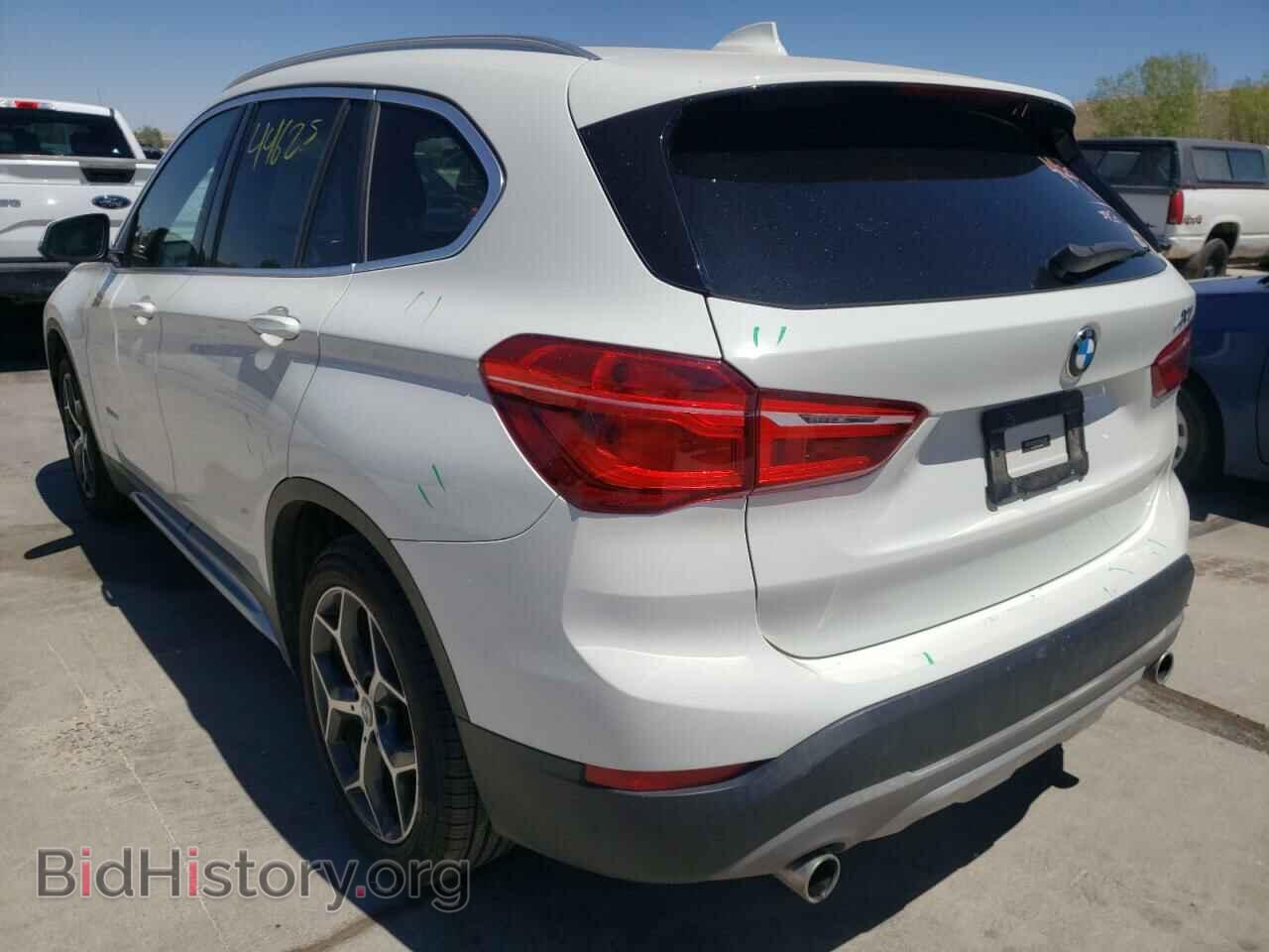2017 BMW X1 - VIN: WBXHT3Z34H4A54064 - Фото 3