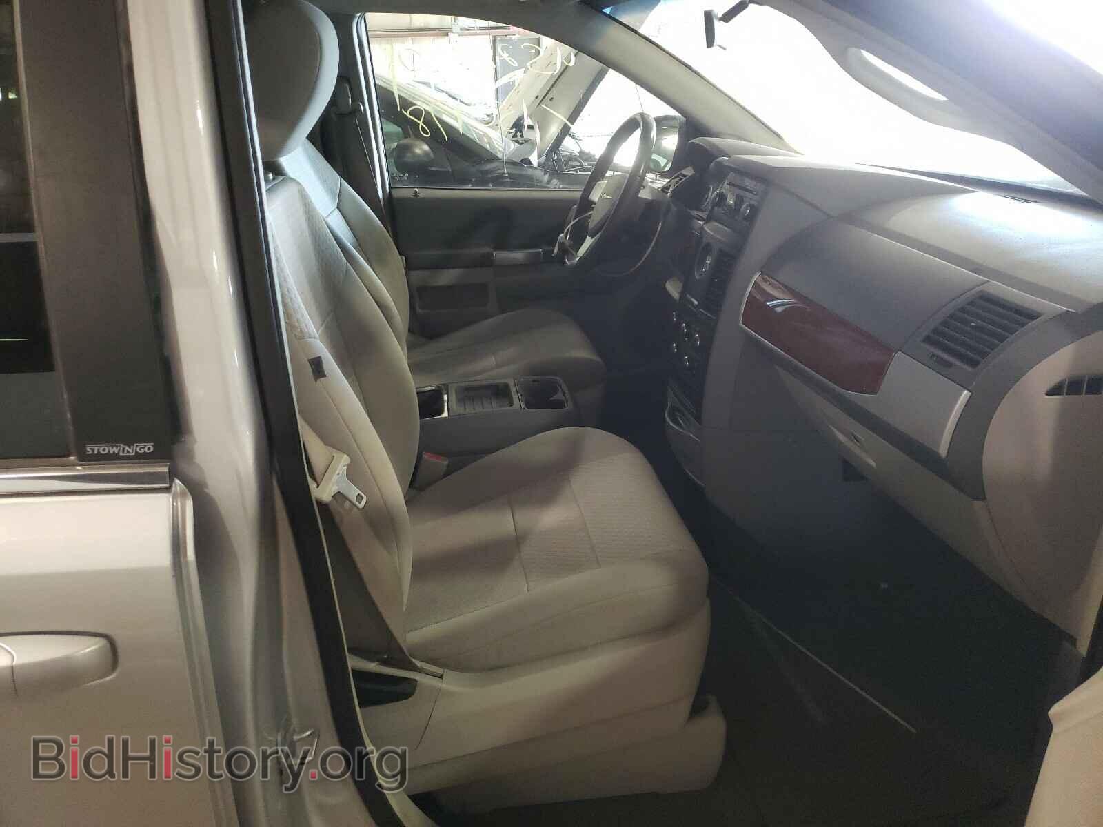 2008 CHRYSLER MINIVAN - VIN: 2A8HR54PX8R610477 - Фото 5