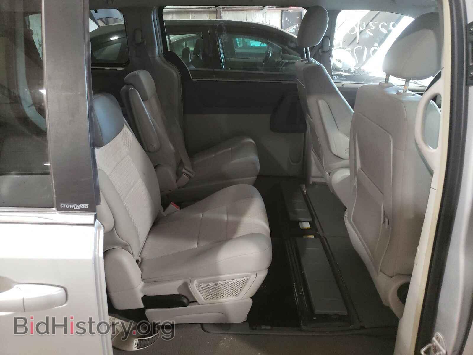 2008 CHRYSLER MINIVAN - VIN: 2A8HR54PX8R610477 - Фото 6