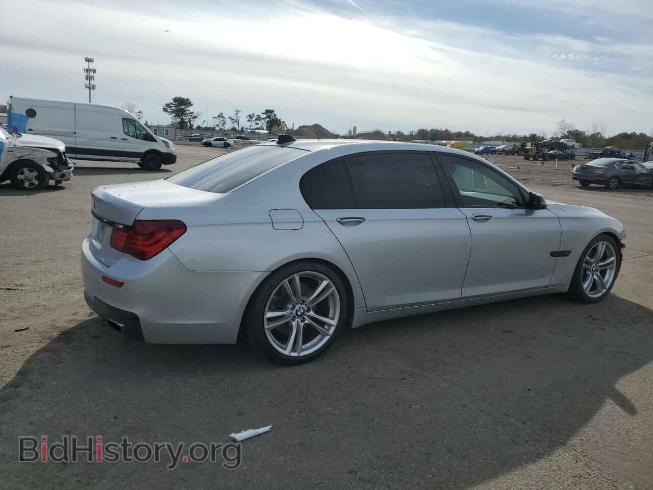 2013 BMW 7 SERIES - VIN: WBAYE4C55DD137207 - Фото 3