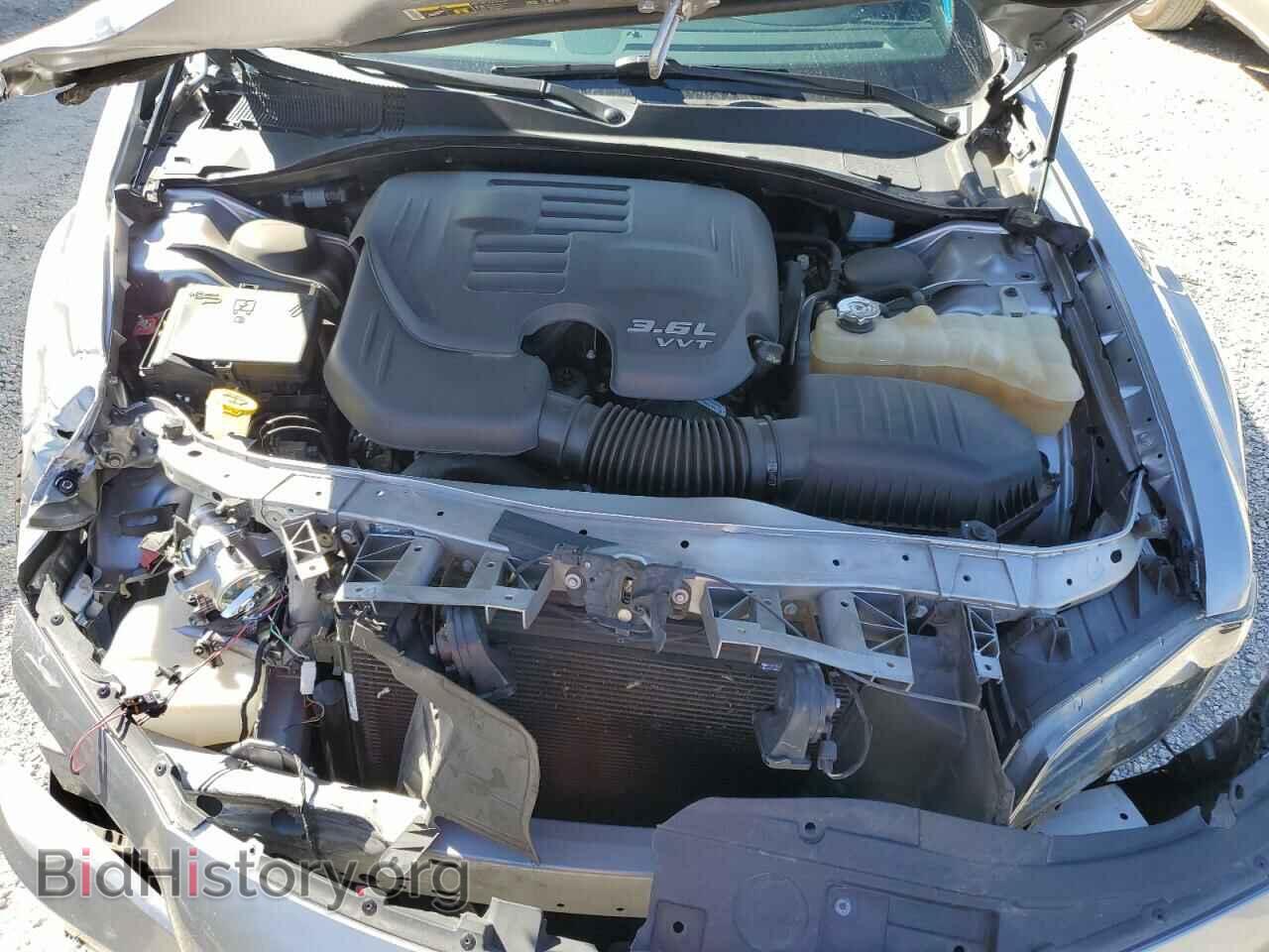 2018 CHRYSLER 300 - VIN: 2C3CCABG3JH227849 - Фото 11