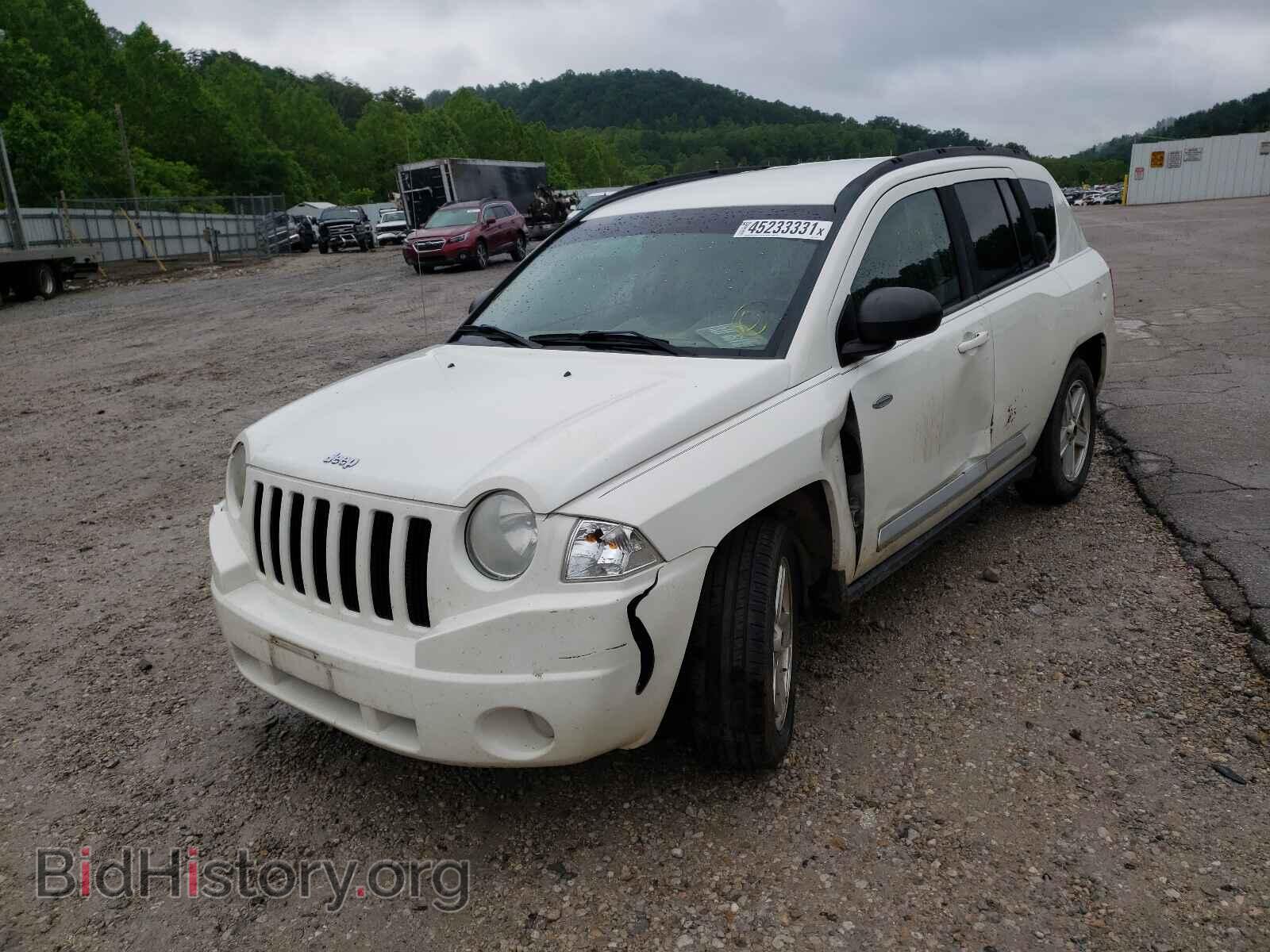 2010 JEEP COMPASS - VIN: 1J4NT1FA2AD625426 - Фото 2
