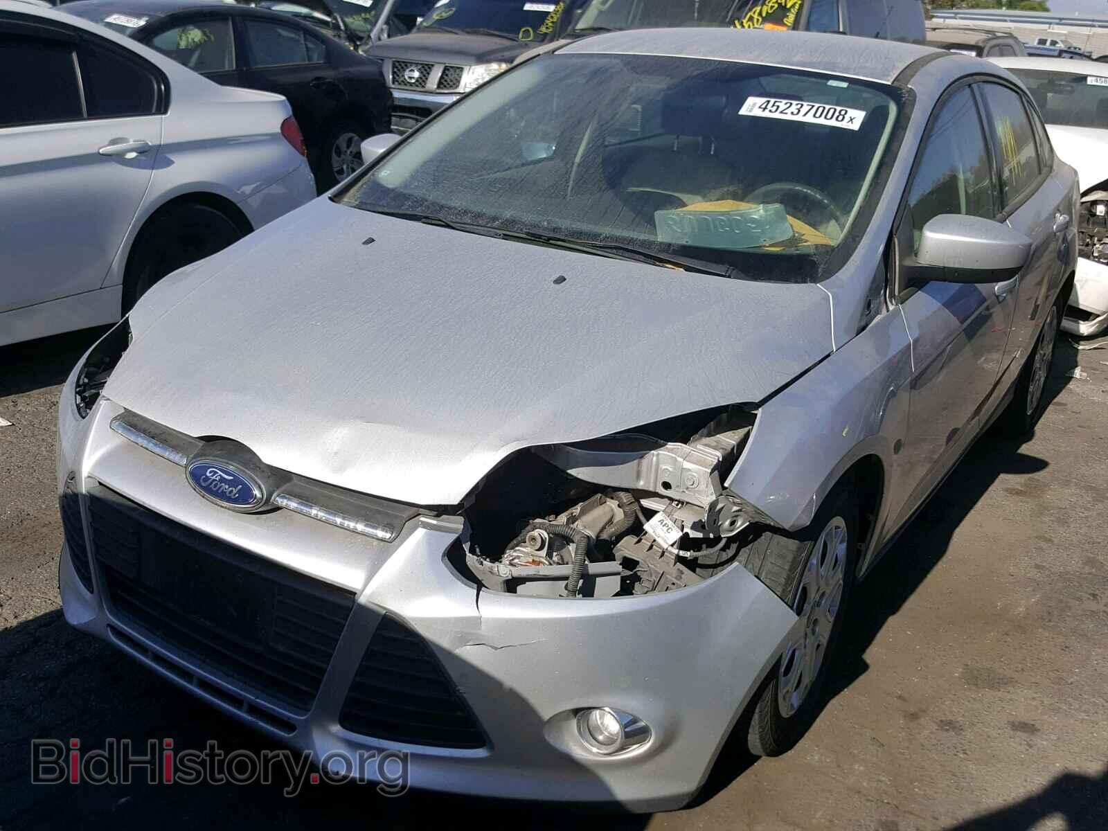 2012 Ford FOCUS (VIN 1FAHP3F23CL236496) — photo 2 of 10