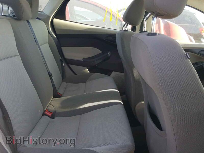 2012 Ford FOCUS (VIN 1FAHP3F23CL236496) — photo 6 of 10