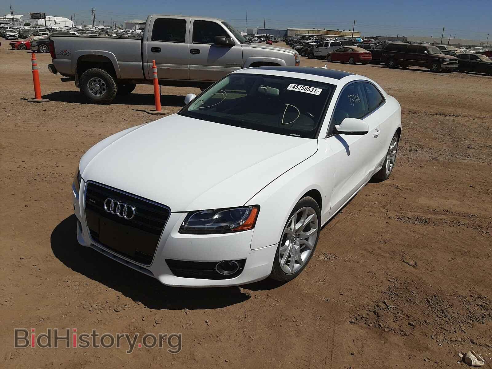 2011 AUDI A5 - VIN: WAUCFAFR4BA052068 - Фото 2