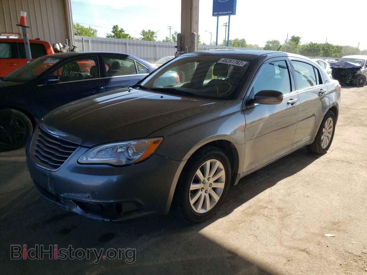 2013 CHRYSLER 200 - VIN: 1C3CCBBB9DN539633 - Фото 2