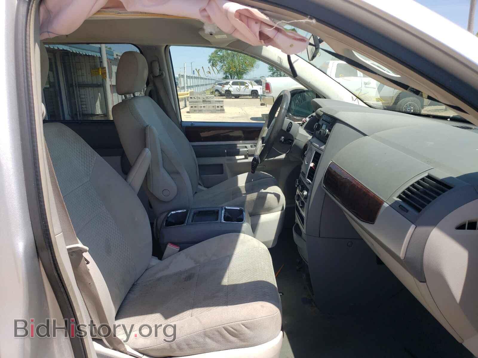 2010 CHRYSLER MINIVAN - VIN: 2A4RR5D19AR112973 - Фото 5