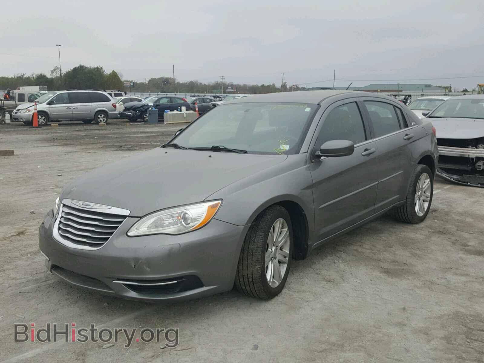 2012 CHRYSLER 200 - VIN: 1C3CCBAB1CN212675 - Фото 2