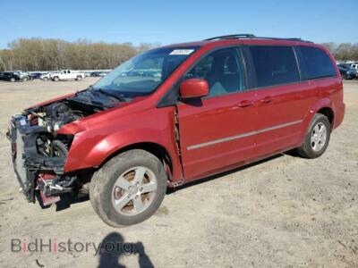 2010 Dodge CARAVAN SXT, красный — VIN 2D4RN5D17AR211800, Copart