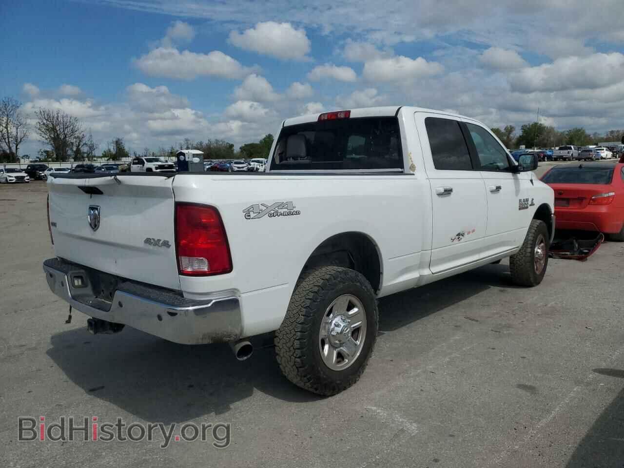 2018 RAM All Models - VIN: 3C6UR5DL3JG275651 - Фото 3
